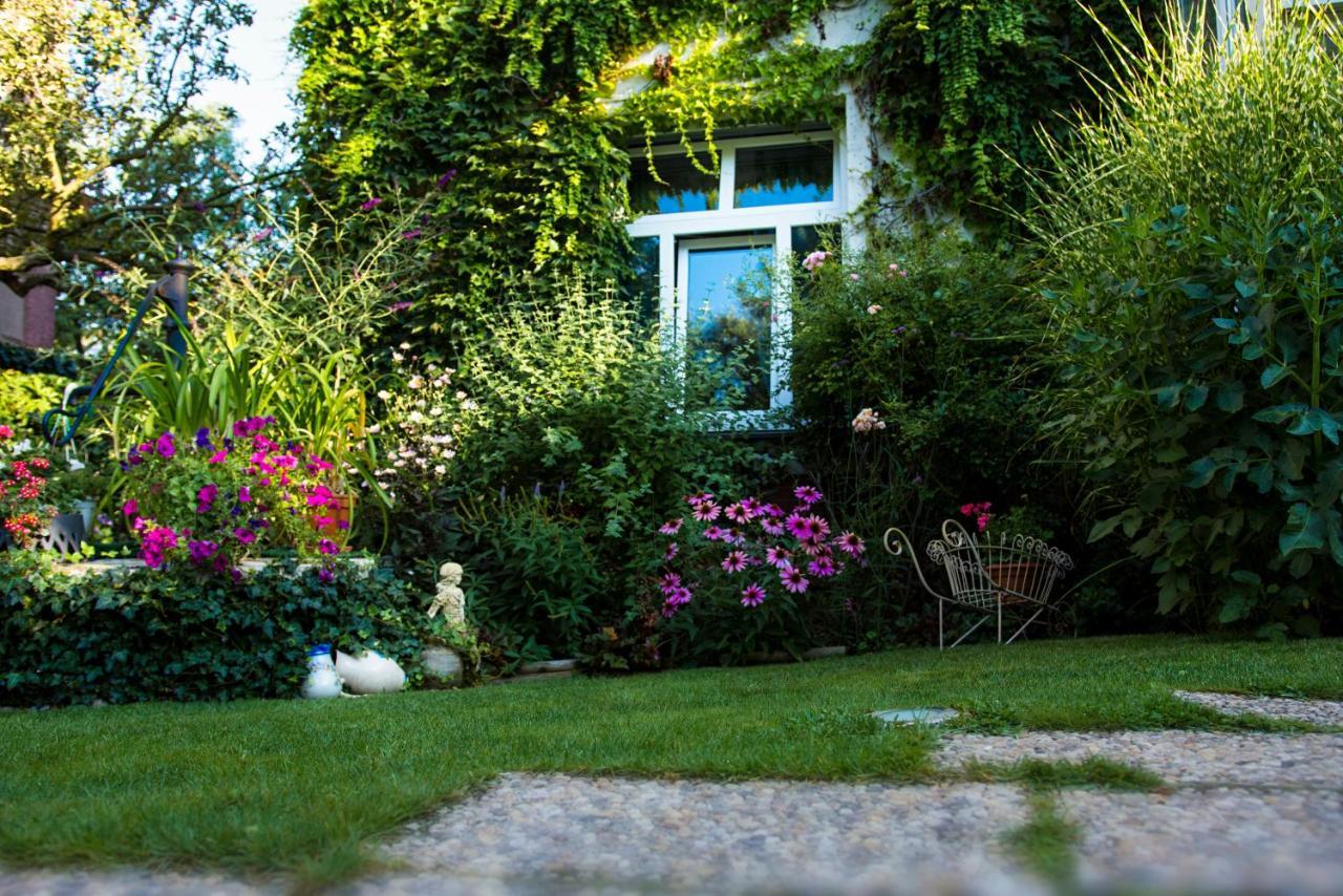 Vila Josefina Prag Exteriör bild