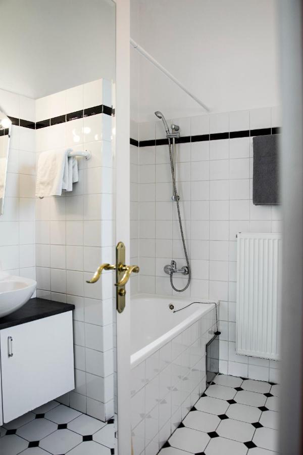 Vila Josefina Prag Exteriör bild